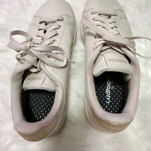 adidas Women's Advantage Sneaker white/white/crystal white